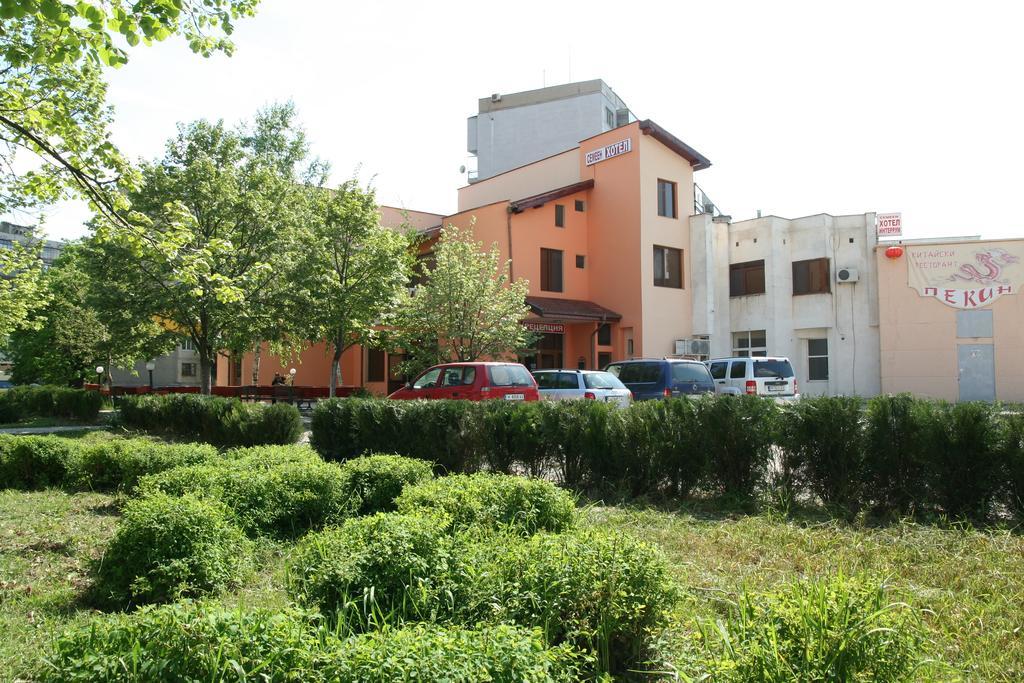 Interrum Hotel Ράζγκραντ Εξωτερικό φωτογραφία