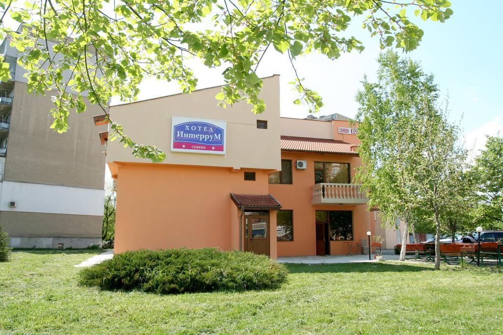 Interrum Hotel Ράζγκραντ Εξωτερικό φωτογραφία