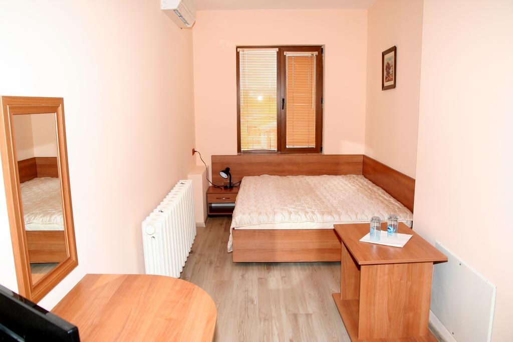 Interrum Hotel Ράζγκραντ Δωμάτιο φωτογραφία