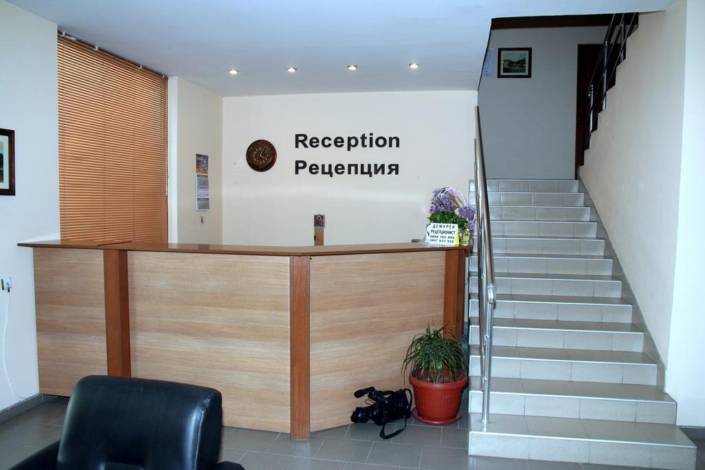 Interrum Hotel Ράζγκραντ Εξωτερικό φωτογραφία