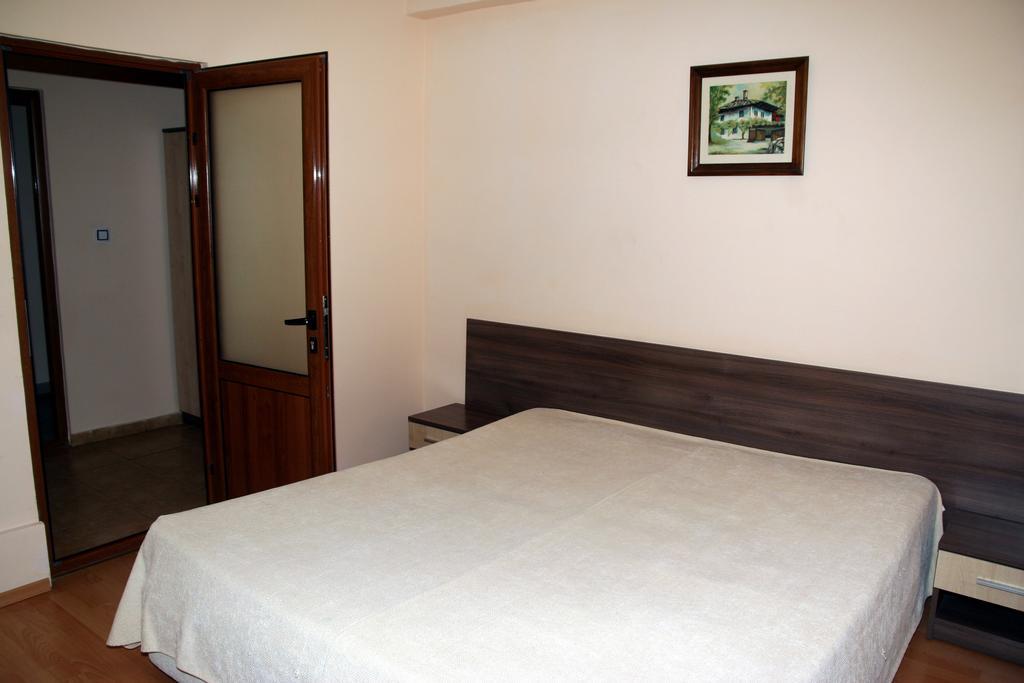 Interrum Hotel Ράζγκραντ Δωμάτιο φωτογραφία