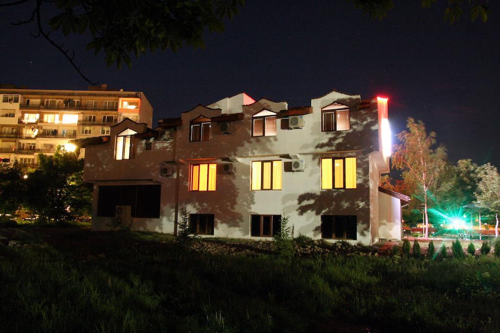 Interrum Hotel Ράζγκραντ Εξωτερικό φωτογραφία