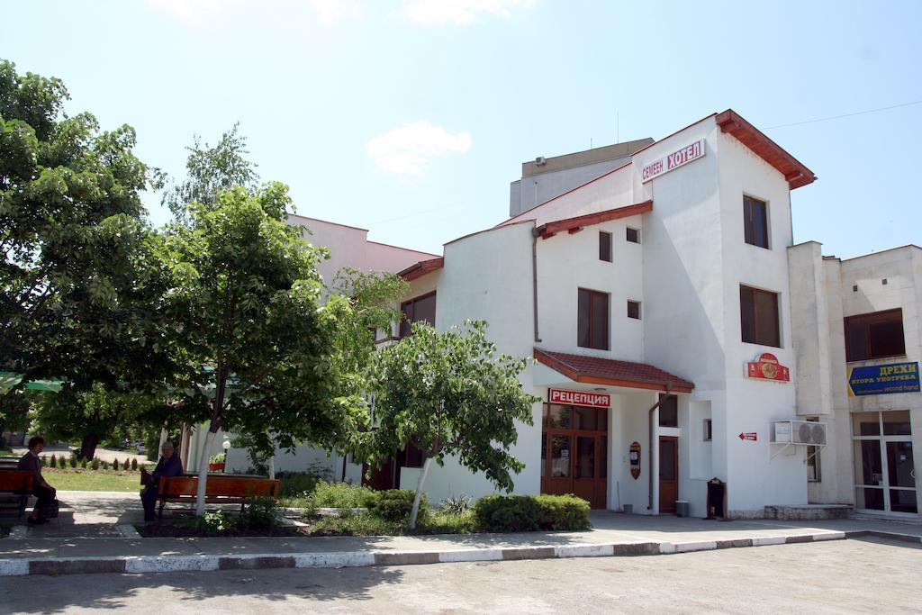 Interrum Hotel Ράζγκραντ Εξωτερικό φωτογραφία