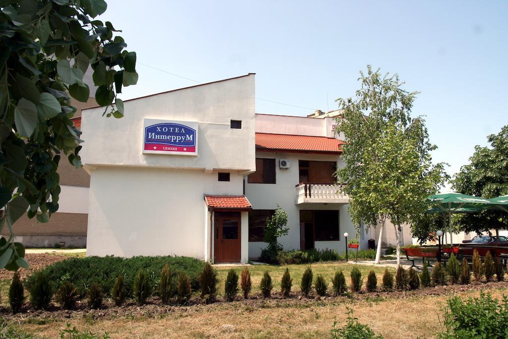 Interrum Hotel Ράζγκραντ Εξωτερικό φωτογραφία