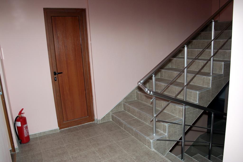 Interrum Hotel Ράζγκραντ Εξωτερικό φωτογραφία