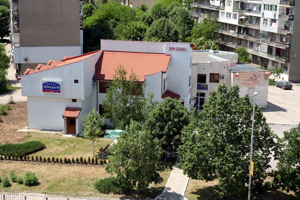 Interrum Hotel Ράζγκραντ Εξωτερικό φωτογραφία