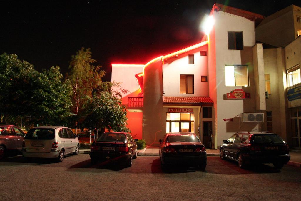 Interrum Hotel Ράζγκραντ Εξωτερικό φωτογραφία